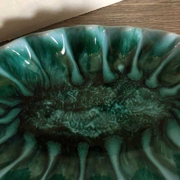 Vintage  Blue Mountain Pottery Ruffle Bowl - Picture 4 of 11